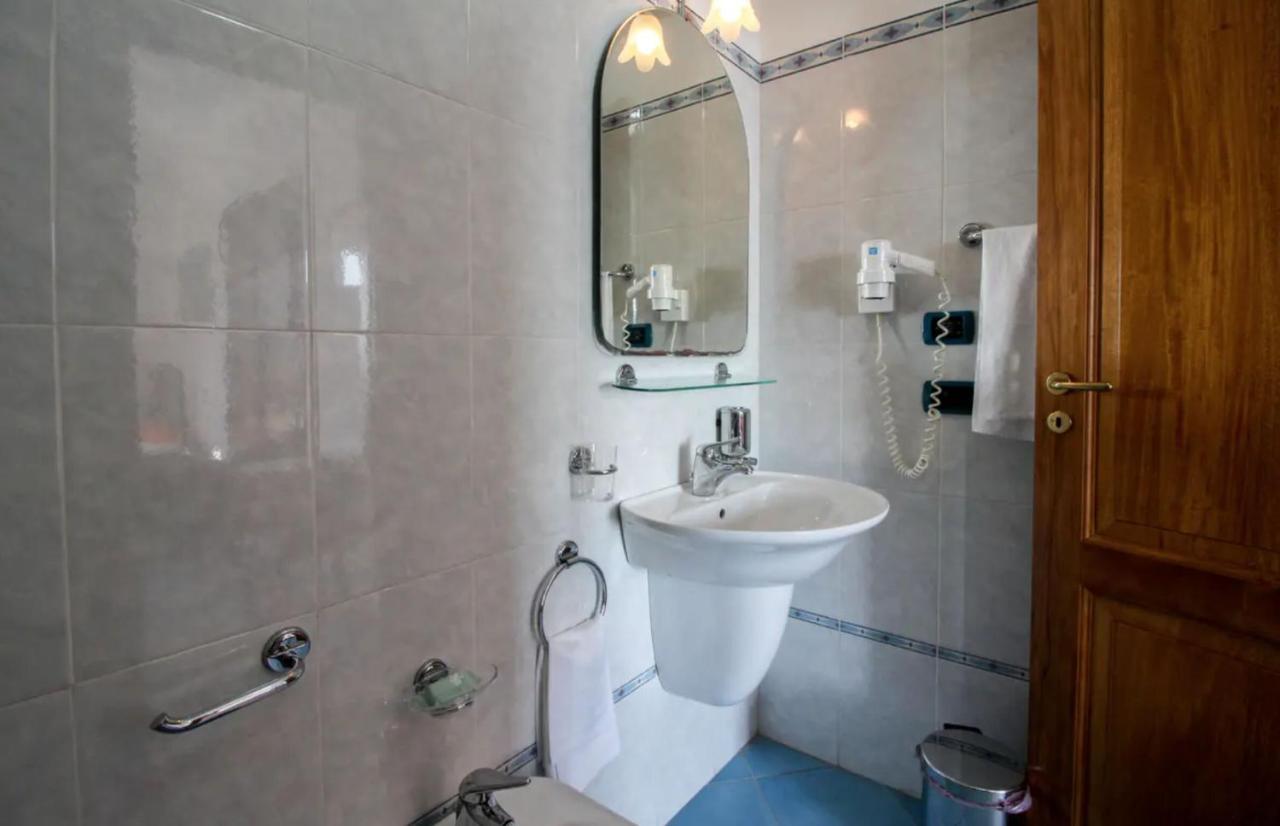 Casa Vacanza Artemis Đảo Lipari Ngoại thất bức ảnh